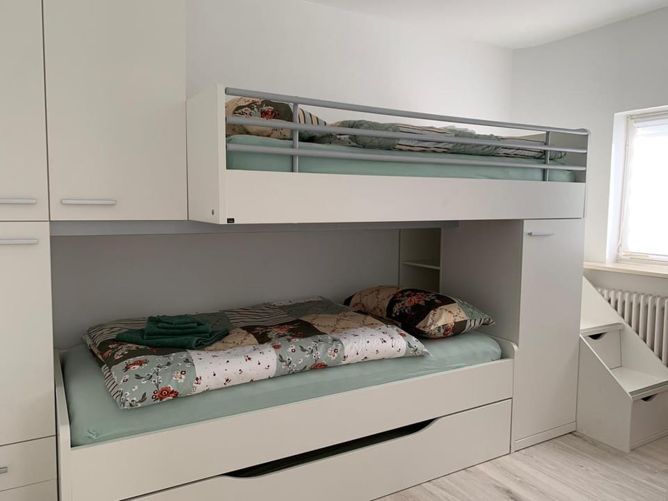 Bed, Bedroom, bunk bed