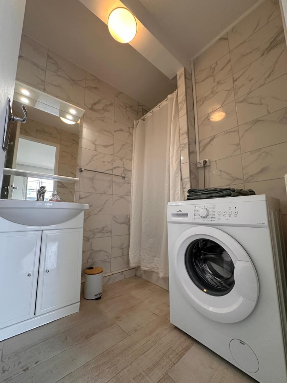 Shower, washing machine