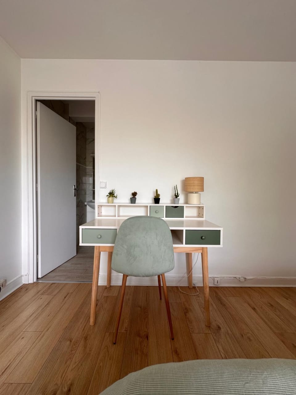 Studio lumineux proche de Paris Apartment in Île-de-France