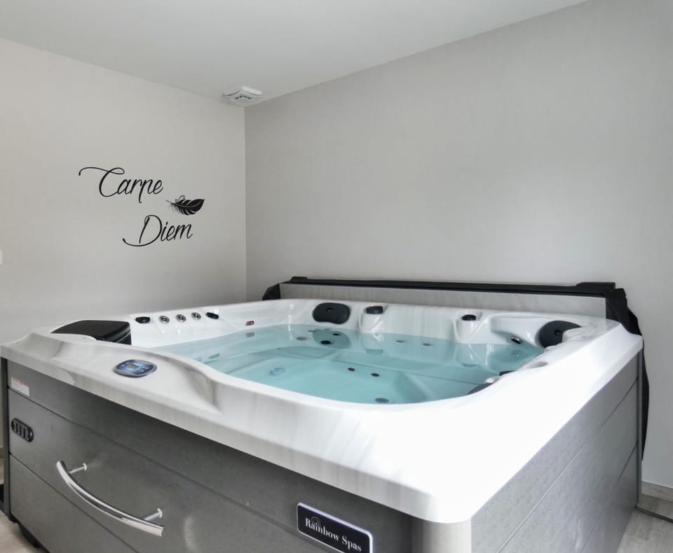 L'HACIENDA DUO a romantic getaway with a private spa House in Auvergne-Rhône-Alpes