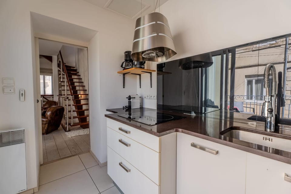 Kitchen or kitchenette, dishwasher
