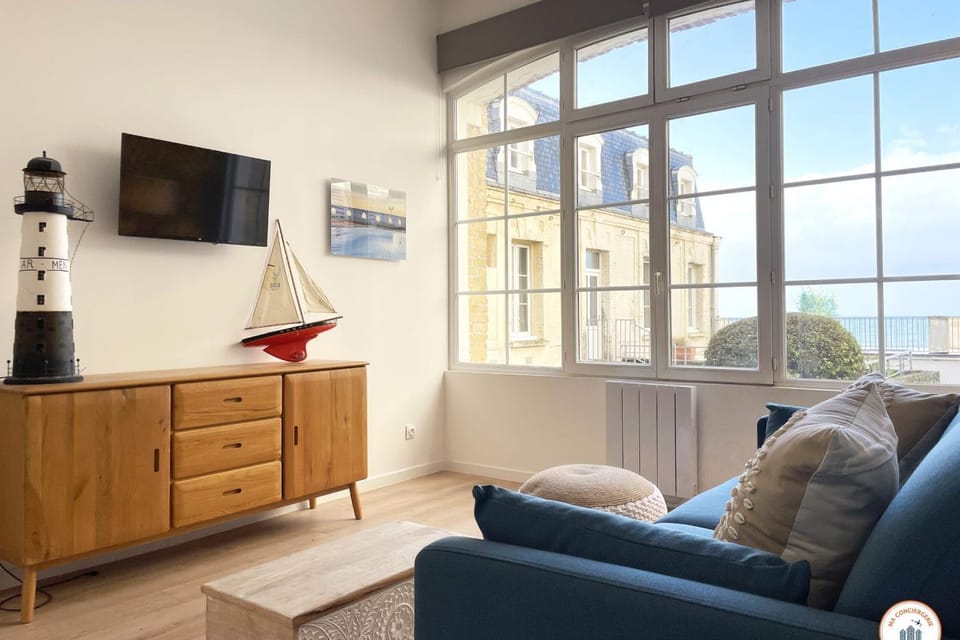 TV and multimedia, Living room, Sea view