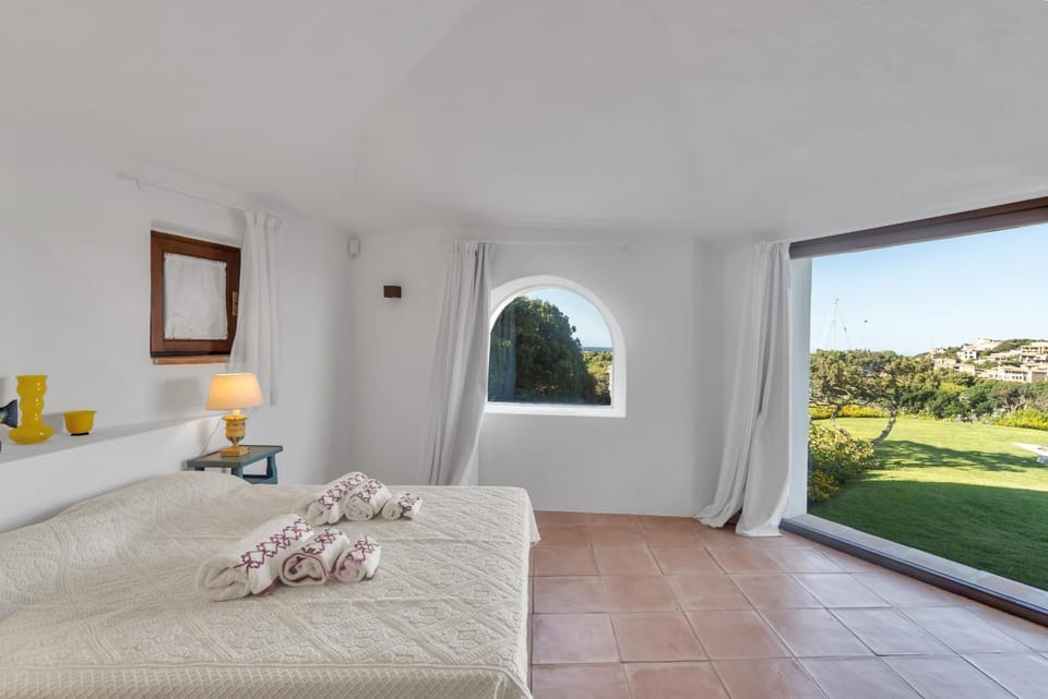 VILLA LUSSO - Porto Cervo Centro Vista Yacht Villa in Porto Cervo