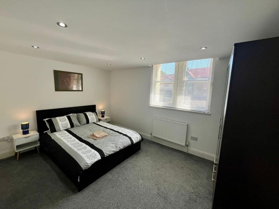 Spacious 4-Bedroom House - Garden & Free Parking House in Borough of Swale