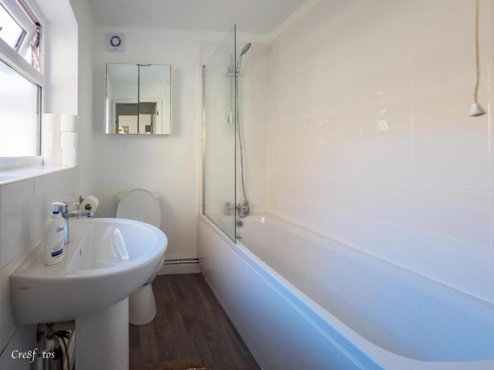 12 Cornwallis Lodge Family Room 1 Bed and Breakfast in Stoke-on-Trent