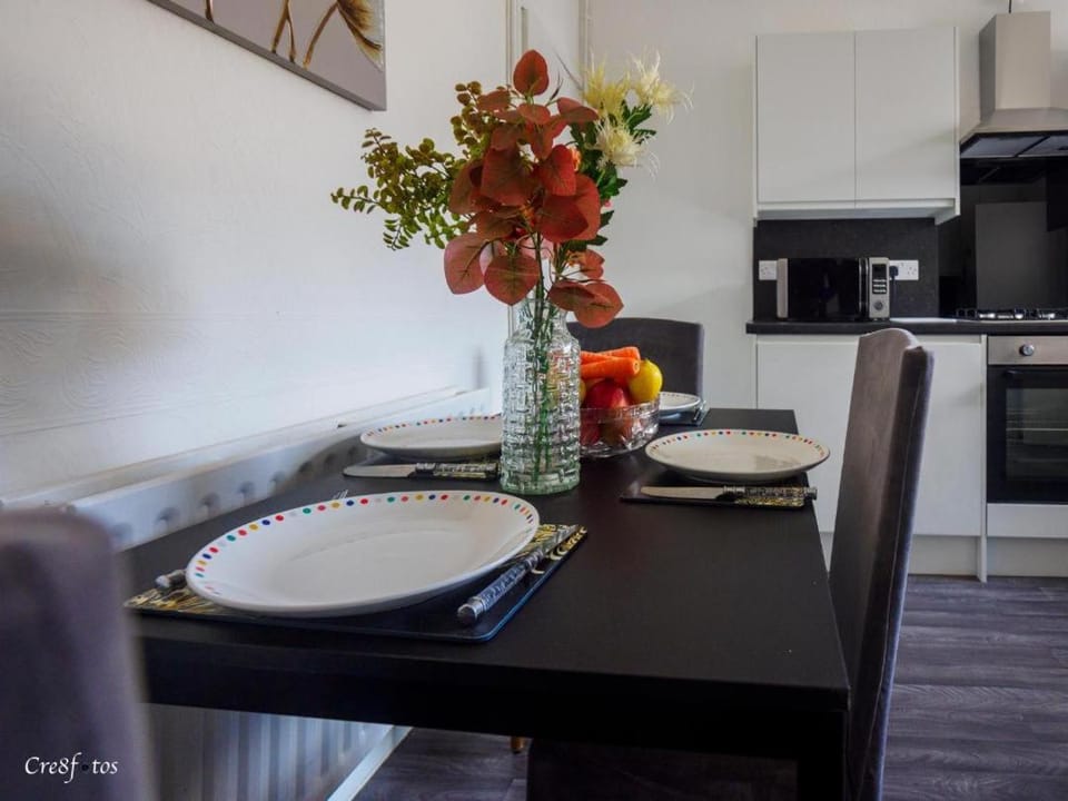 12 Cornwallis Lodge Family Room 1 Bed and Breakfast in Stoke-on-Trent