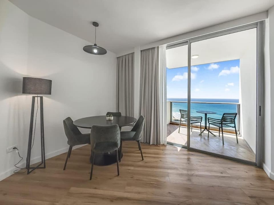 The Sharon Crown Suite Apartment in Herzliya