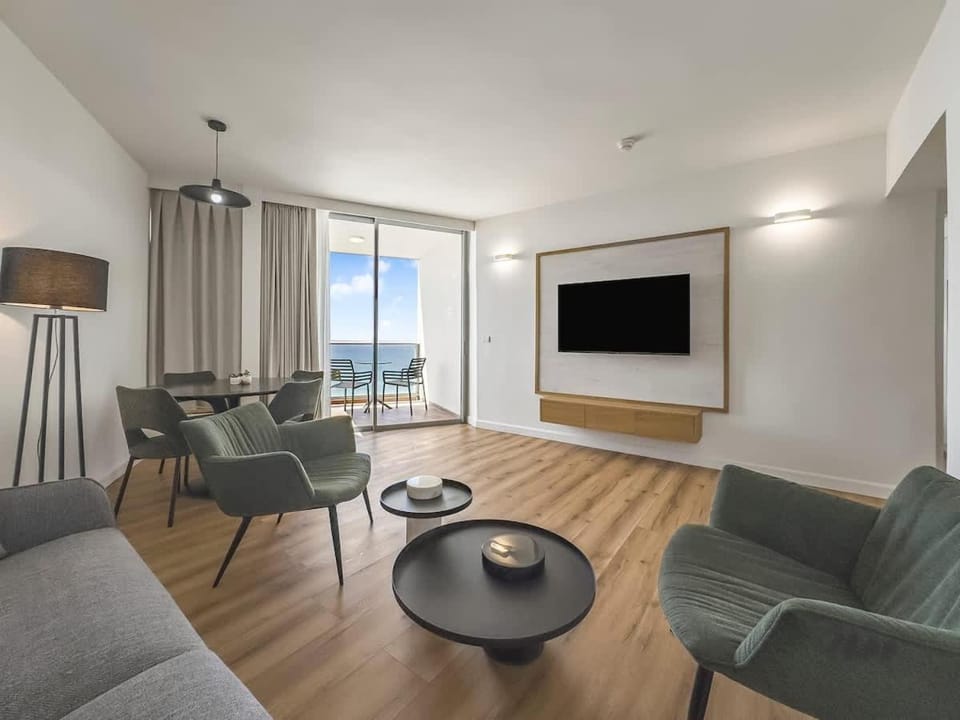 The Sharon Crown Suite Apartment in Herzliya