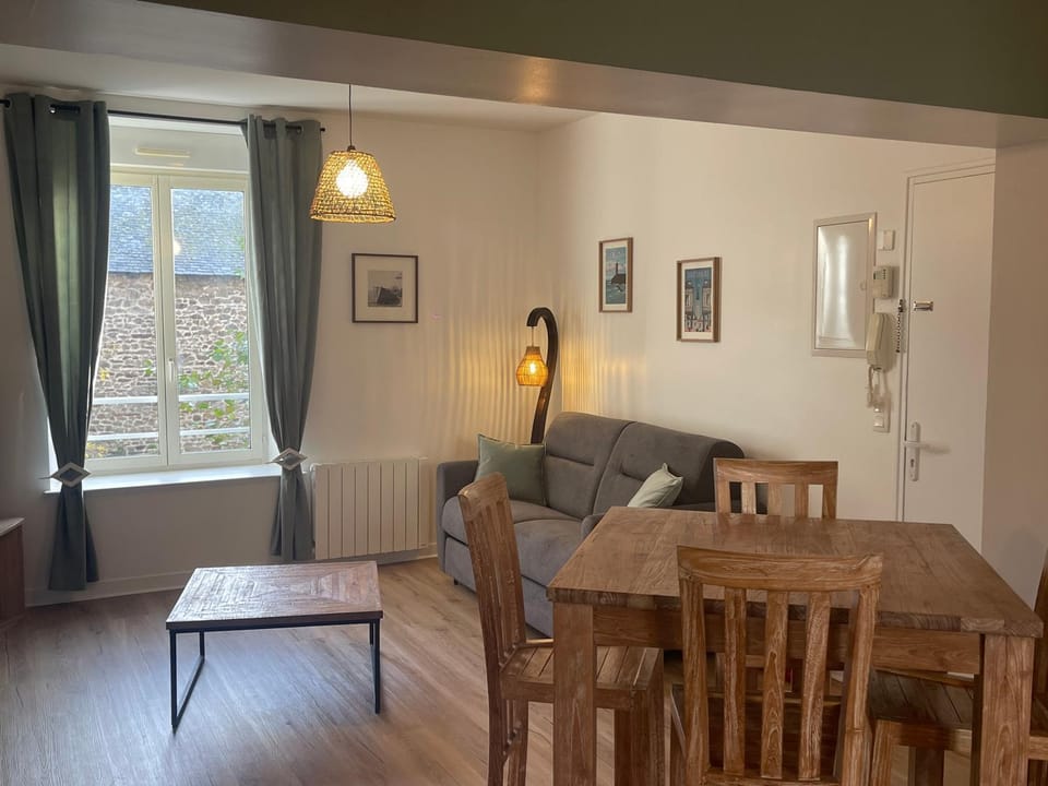 LAMBALLE Centre proche du haras national Apartment in Brittany