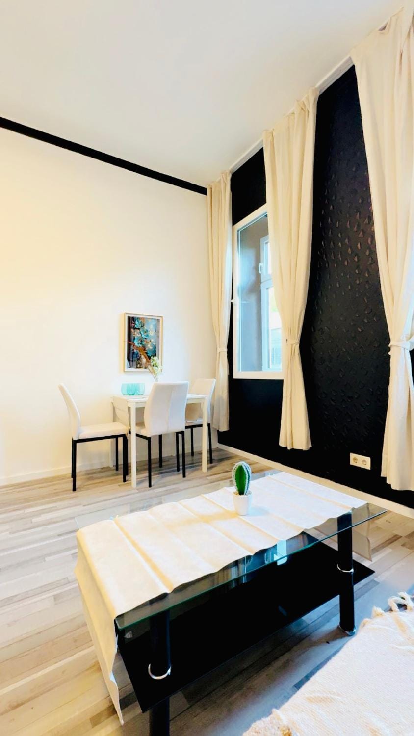 Seating area, Bedroom