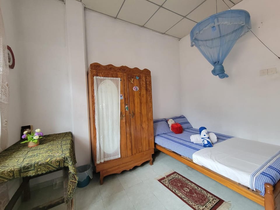 Bed, Photo of the whole room