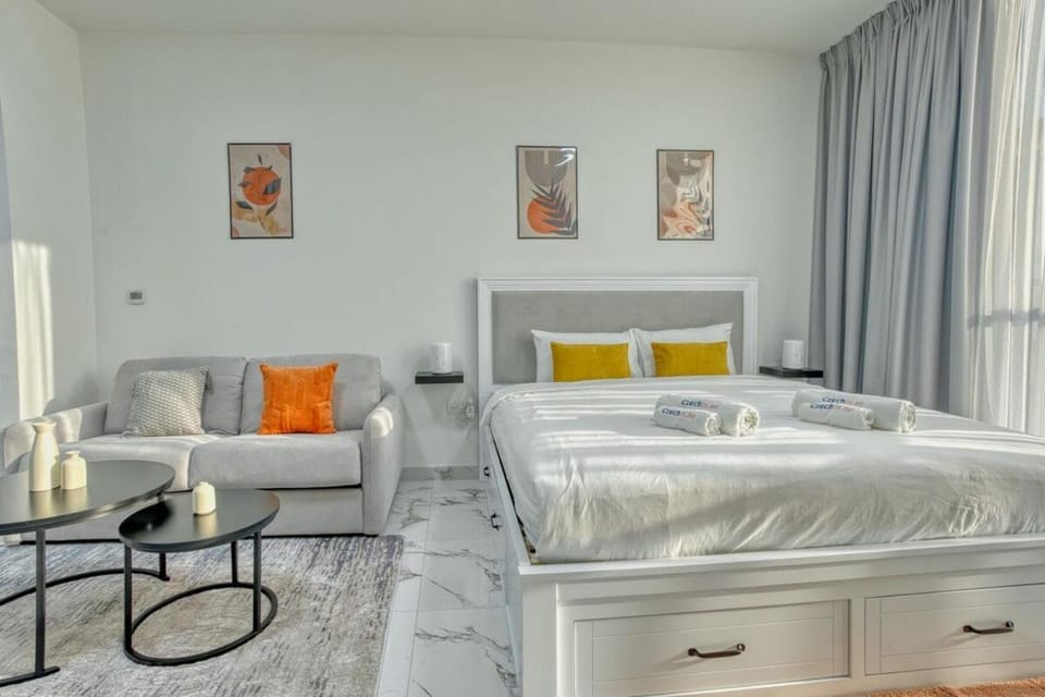 Chic Studio with Lagoon Views Walk Beach and Golf Apartment in Ras al Khaimah