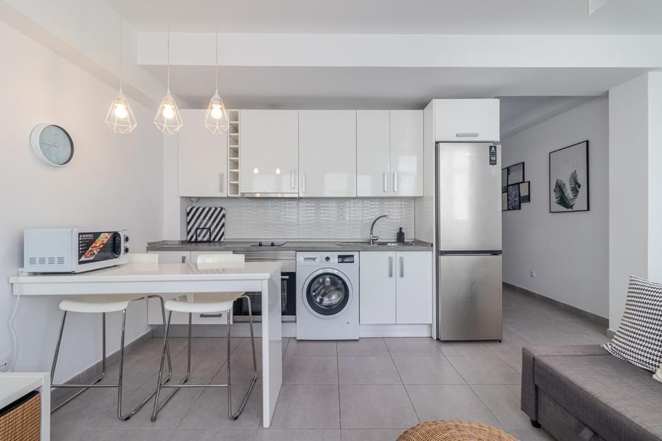 Breezy Bright Urban Oasis Apartment in Las Palmas de Gran Canaria