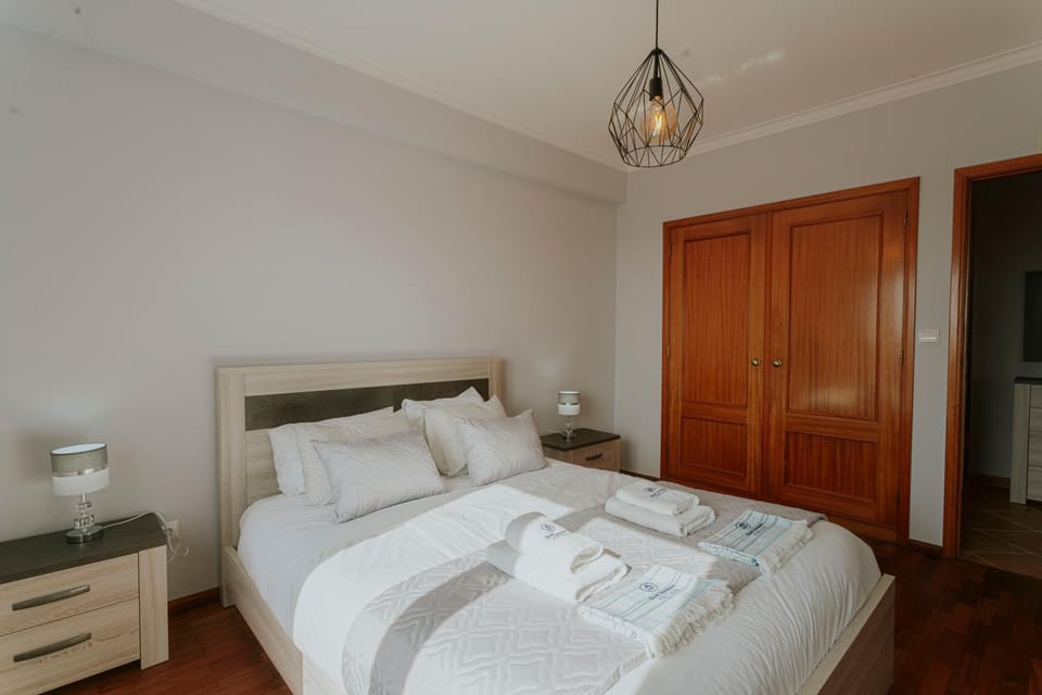 Bed, Photo of the whole room, Bedroom, towels, wardrobe