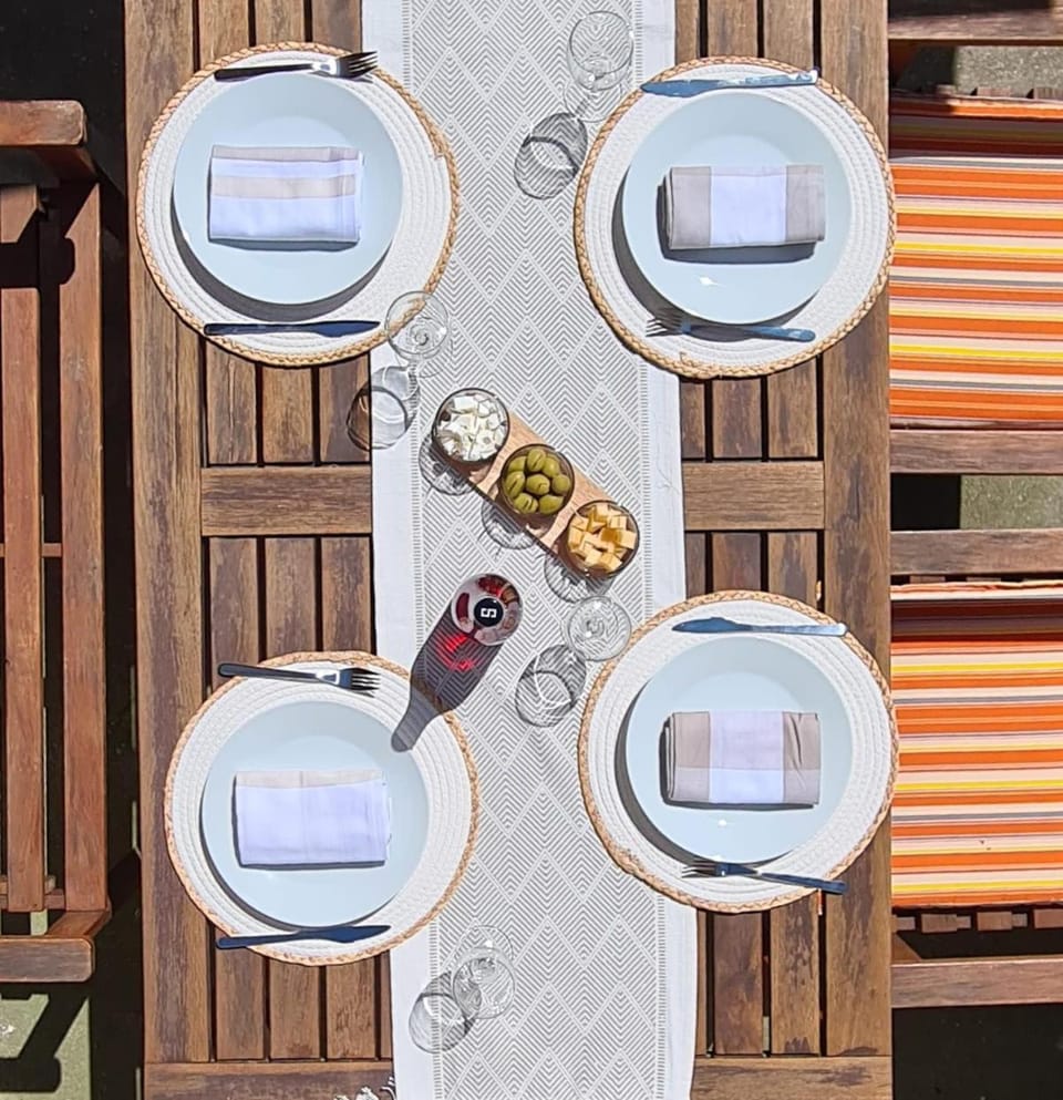 Dining area, Food
