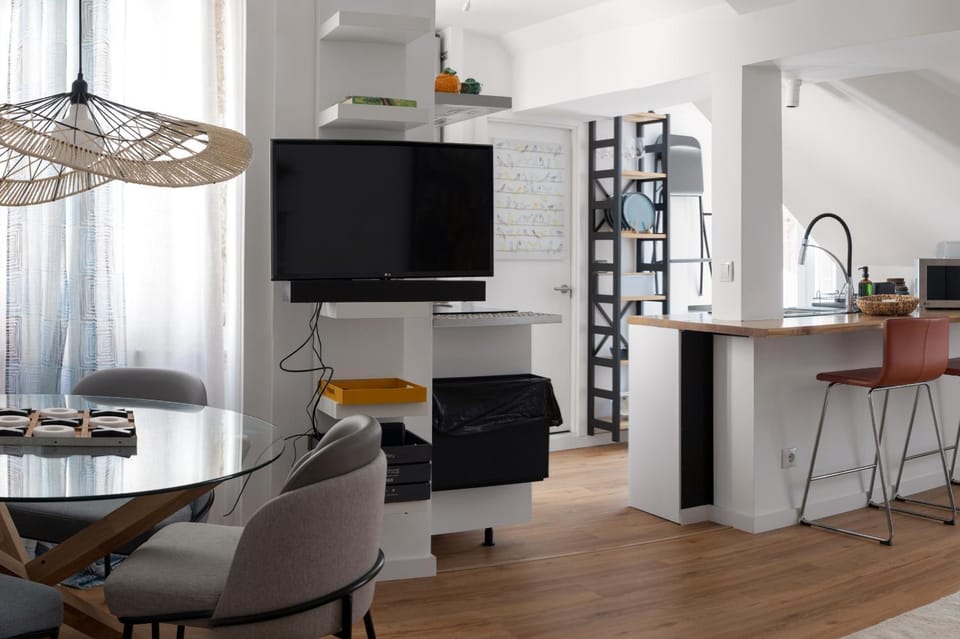 TV and multimedia, Kitchen or kitchenette, Dining area