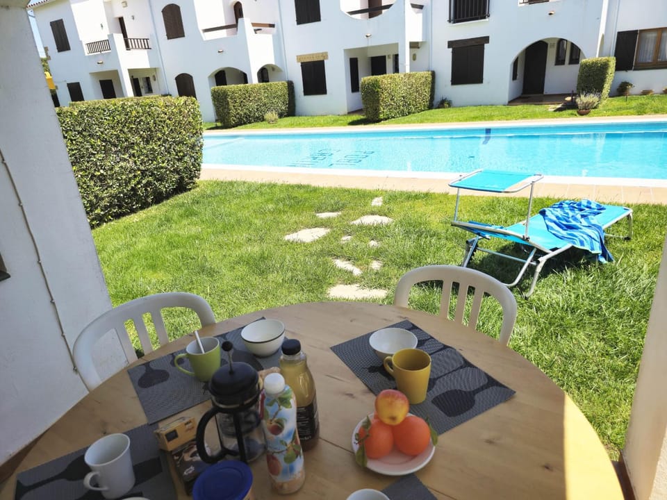 Garden, Garden view, Pool view, Swimming pool, sunbed