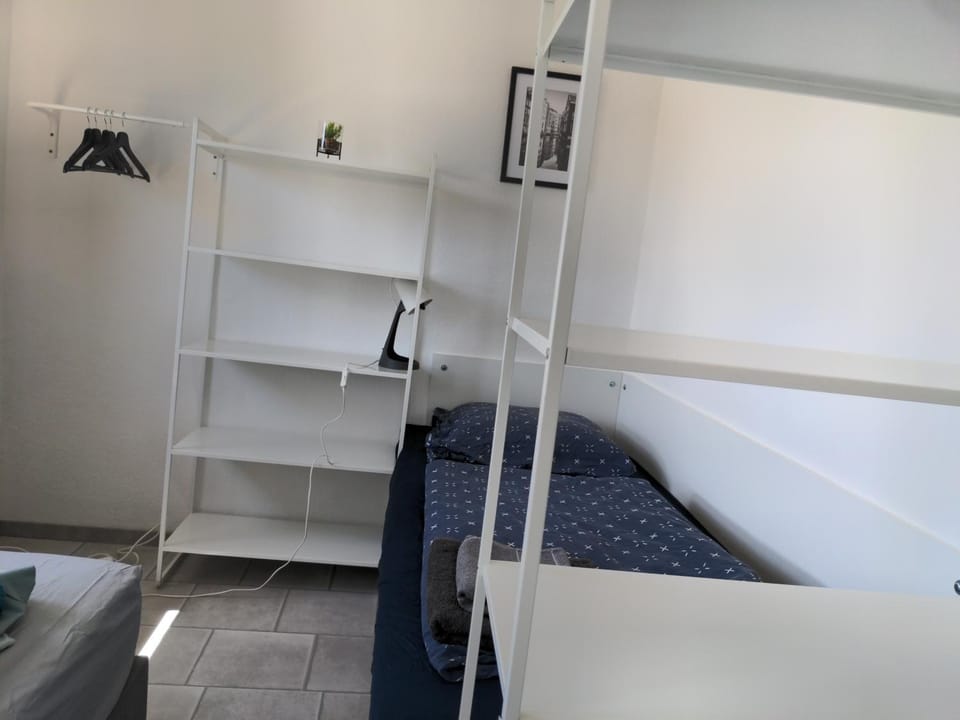Schöne Monteurwohnung Ferienwohnung Langenfeld Apartment in North Rhine-Westphalia