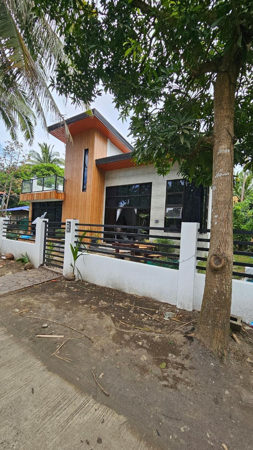 Property building, Street view