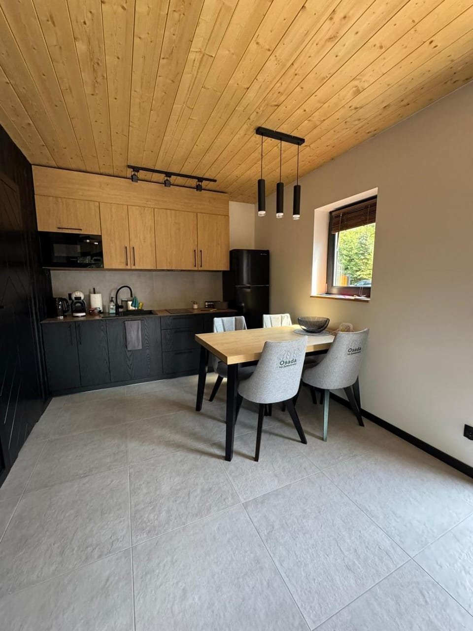 Kitchen or kitchenette, Dining area, pet friendly, stove