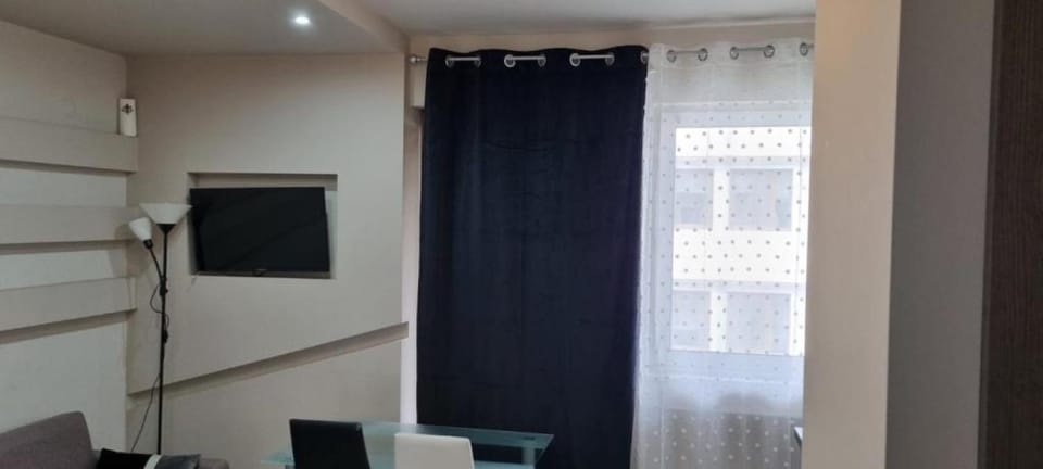 TV and multimedia, Living room, air conditioner