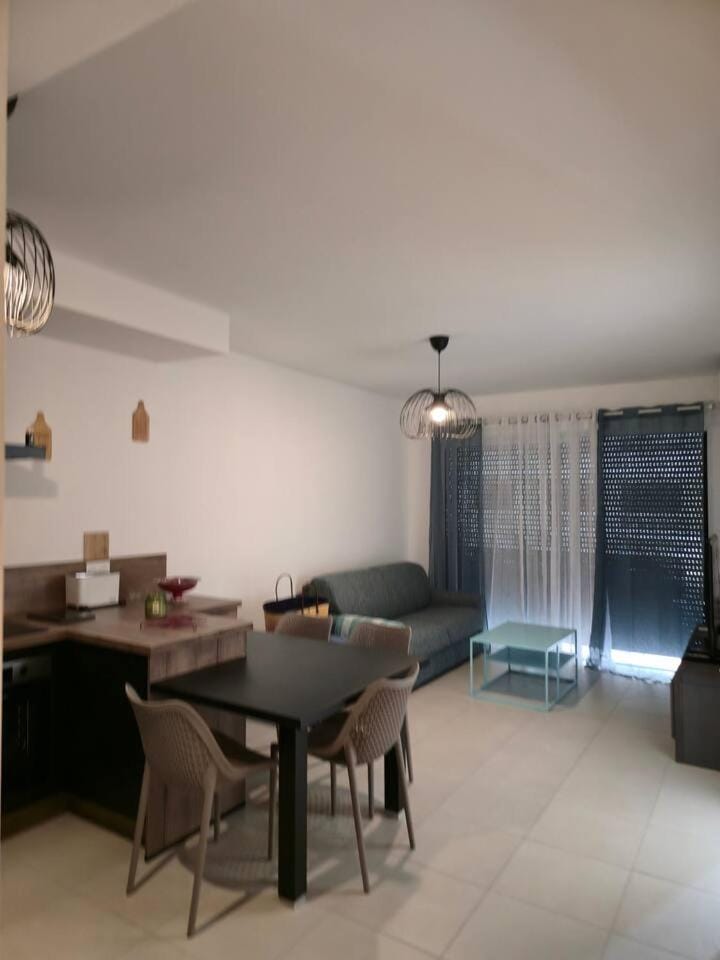 Living room, Dining area