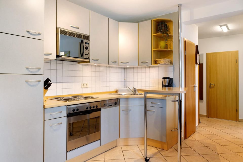 Kitchen or kitchenette, Living room
