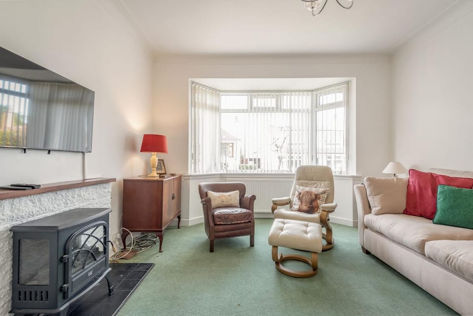 Communal lounge/ TV room, Living room