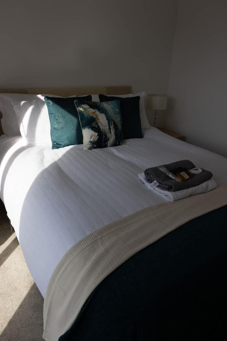 Cozy City Stay 2BR with Sofa Bed Apartment in Exmouth