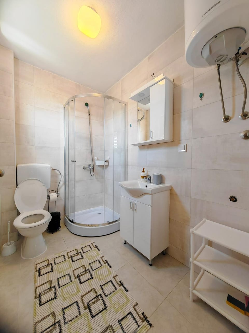 Shower, Toilet, Bathroom, towels