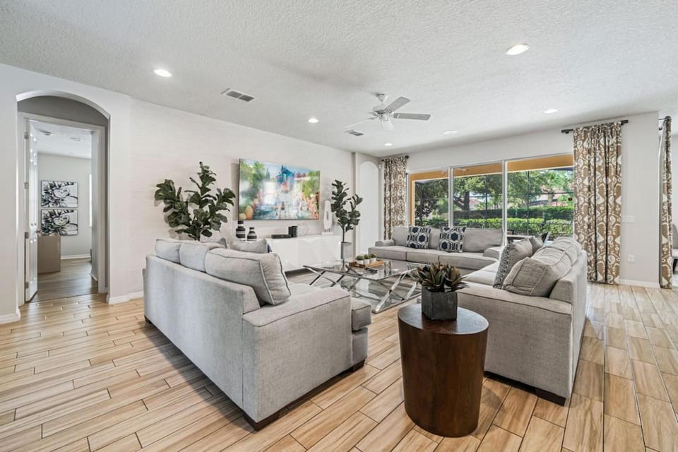 Spacious Home w Private PoolSpa Sleeps 21 House in Polk County