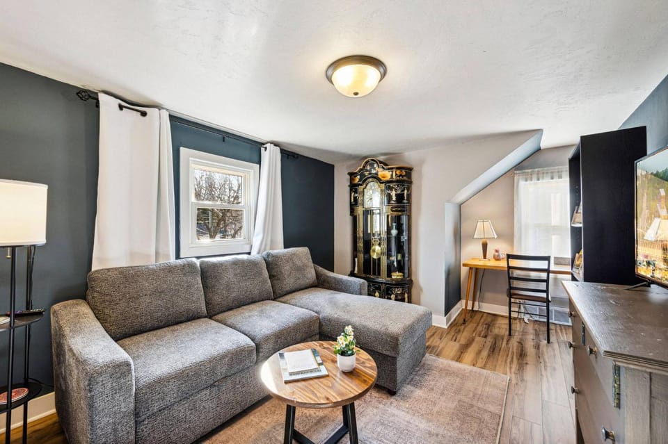 TV and multimedia, Living room, Photo of the whole room, Seating area