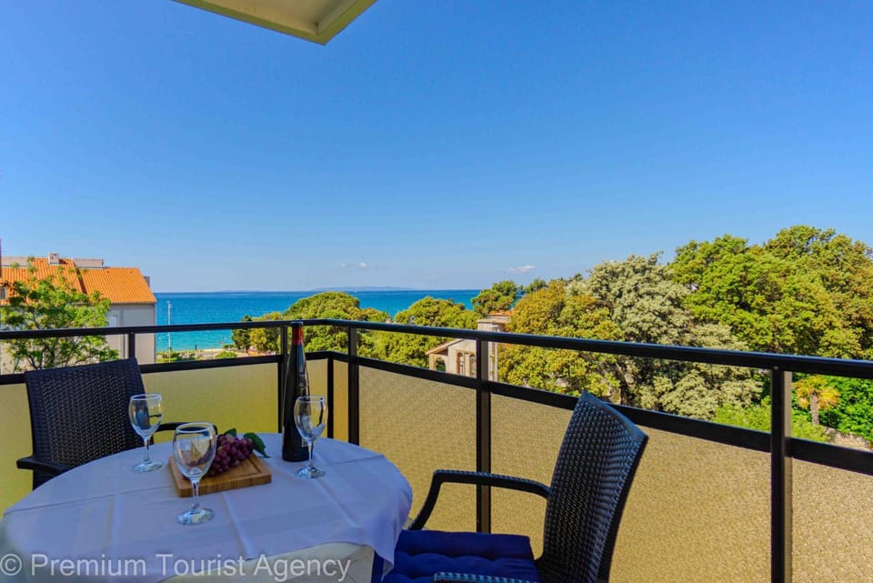 View (from property/room), Balcony/Terrace, Sea view