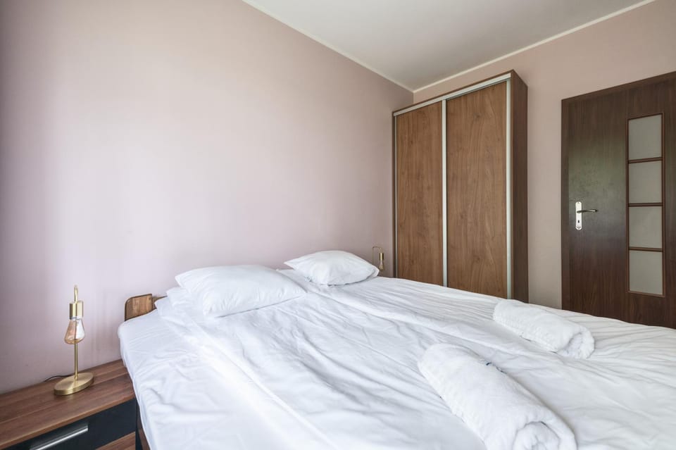 Bed, Photo of the whole room, Bedroom, towels, wardrobe