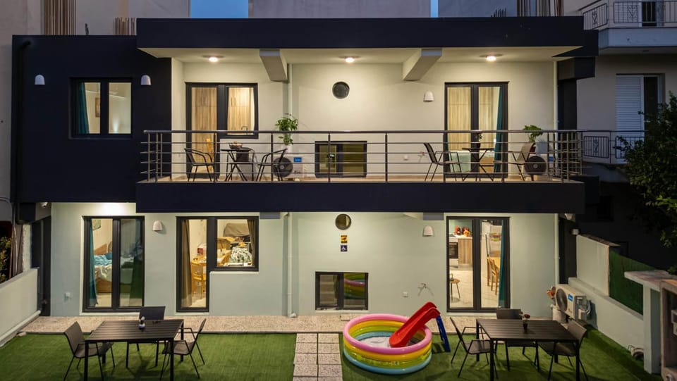 Property building, Balcony/Terrace