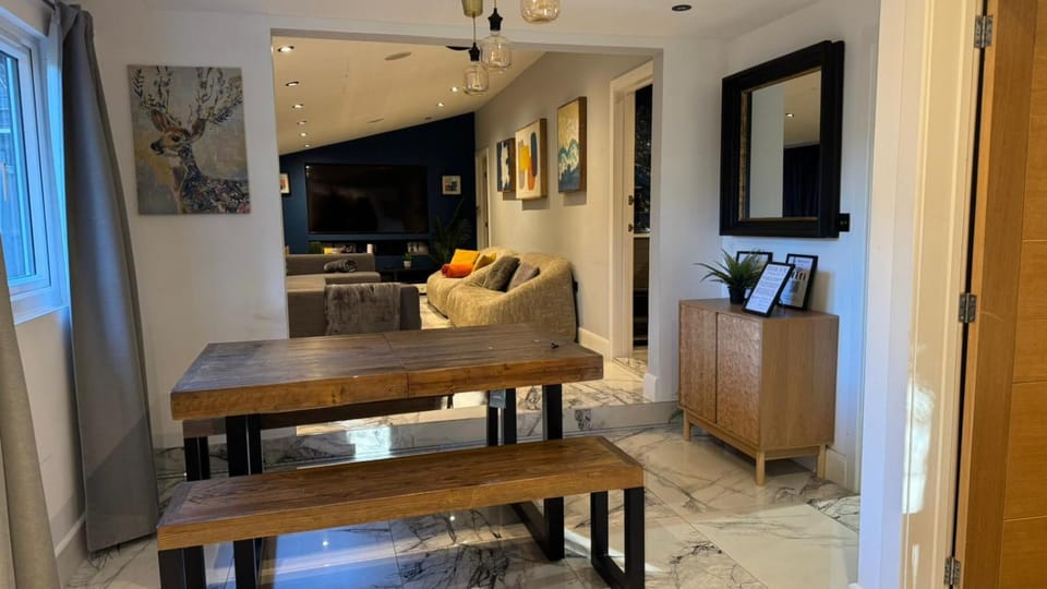 Living room, Seating area, Dining area
