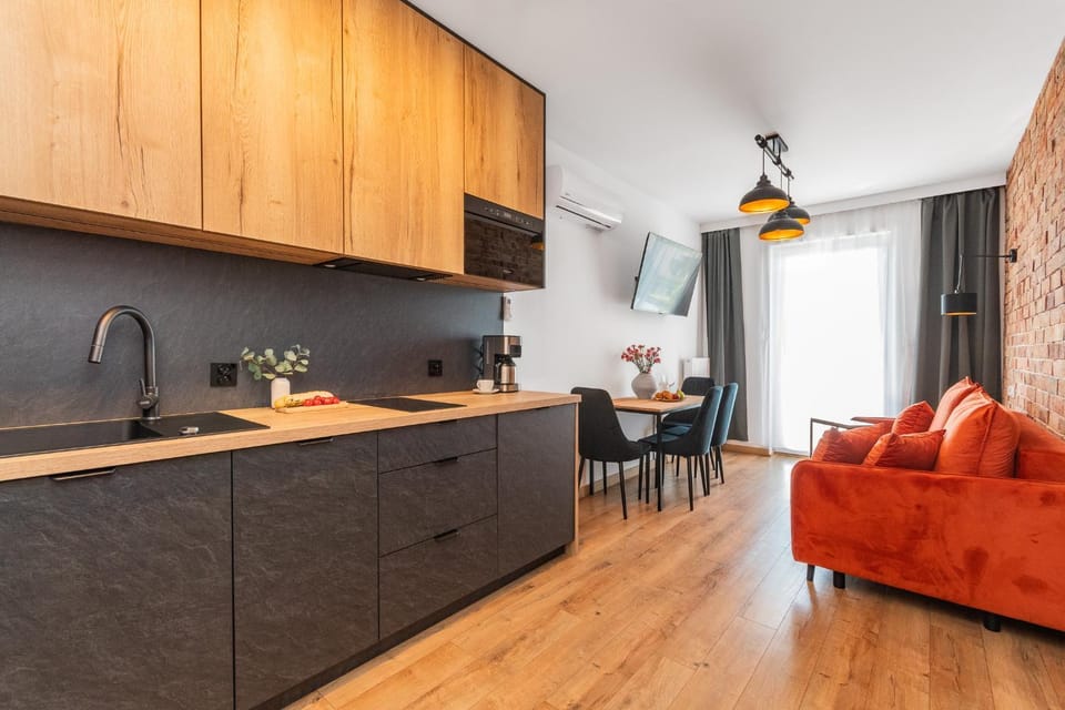 TV and multimedia, Kitchen or kitchenette, Living room, Seating area, Dining area, dishwasher, microwave, pet friendly, stove