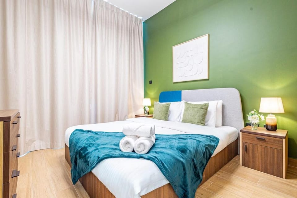 Chic 1BR - Big Balcony - Near ADGM - Cleveland - Galleria Apartment in Abu Dhabi