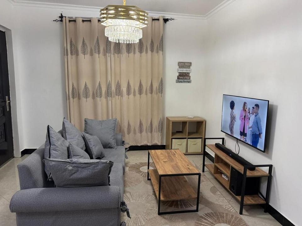 Communal lounge/ TV room, TV and multimedia, Living room, Seating area, Evening entertainment