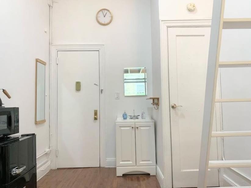 Private room with Shared bath on Union Square 11 Inn in Union Square