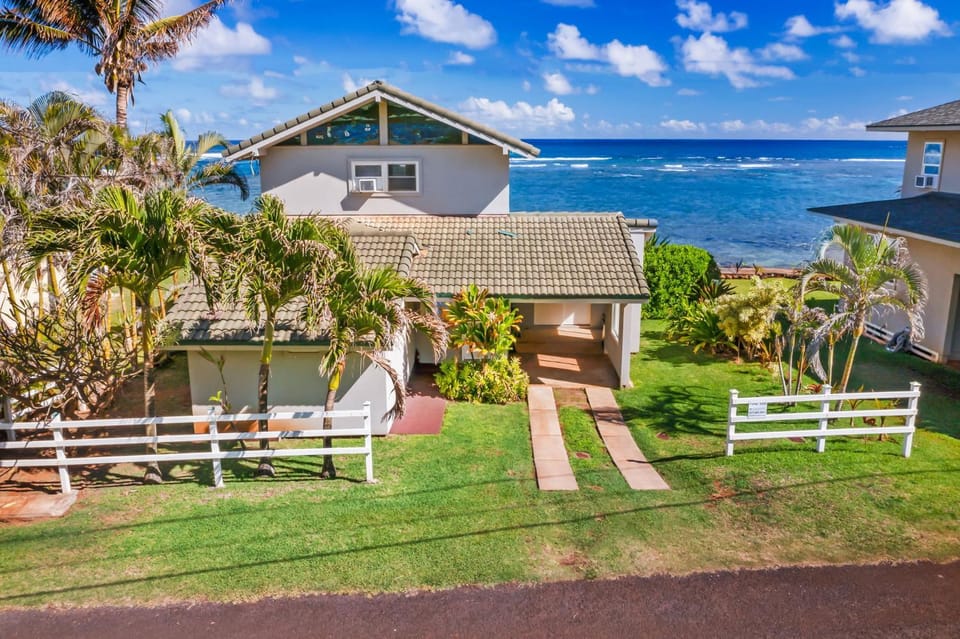 Kauai Aliomanu Sunrise Hale by Coldwell Banker Island Vacations House in Anahola