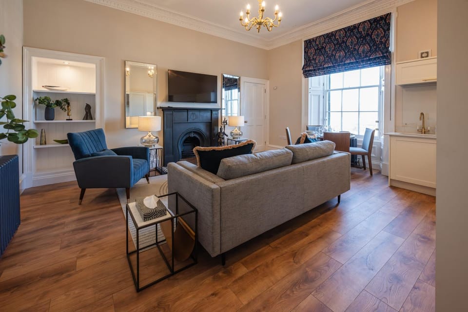 Stirling Townhouse Apartment Top Apartment in Stirling