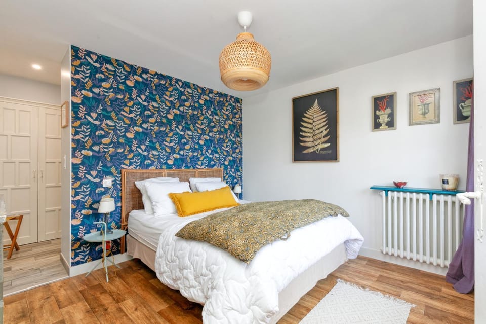 Living room, Bedroom