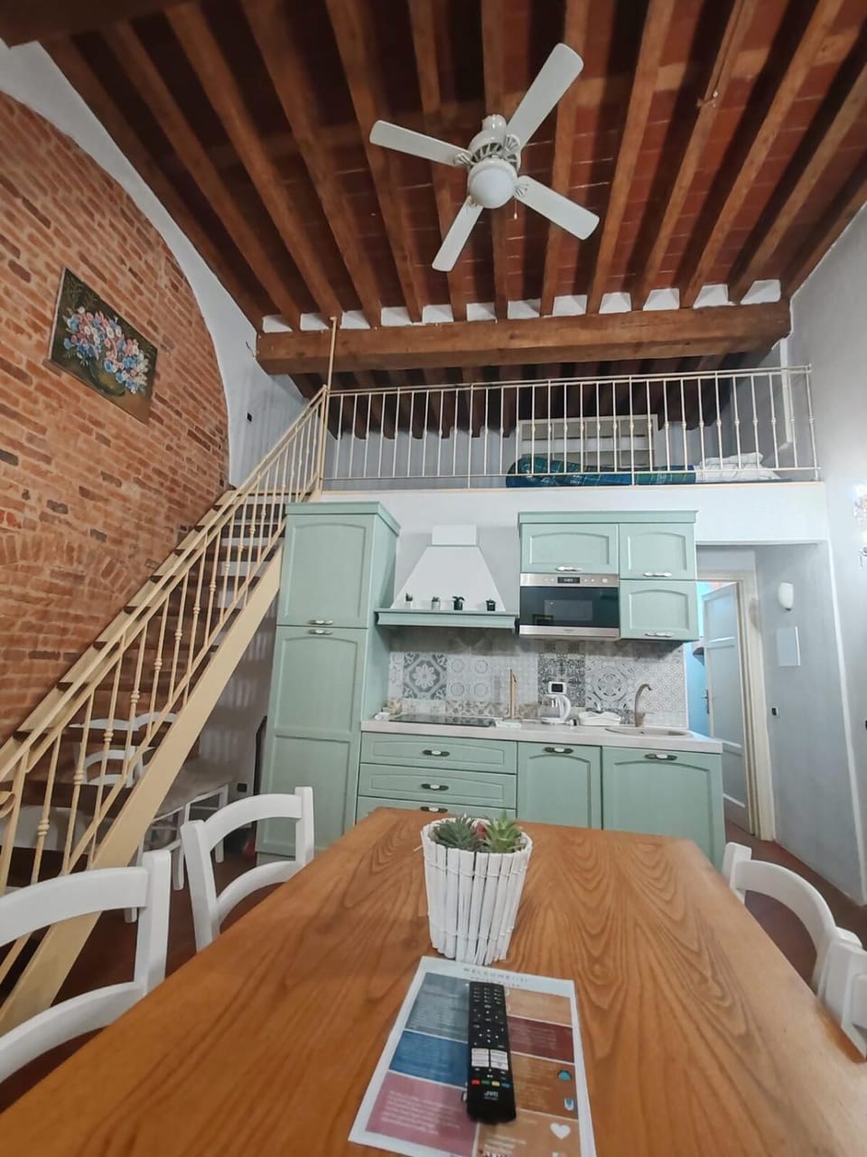 Kitchen or kitchenette, Dining area, stove