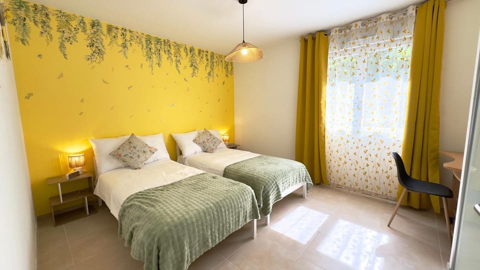 Bed, Photo of the whole room, Bedroom