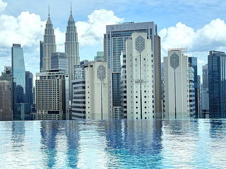 Property building, Nearby landmark, Day, City view, Pool view, Swimming pool