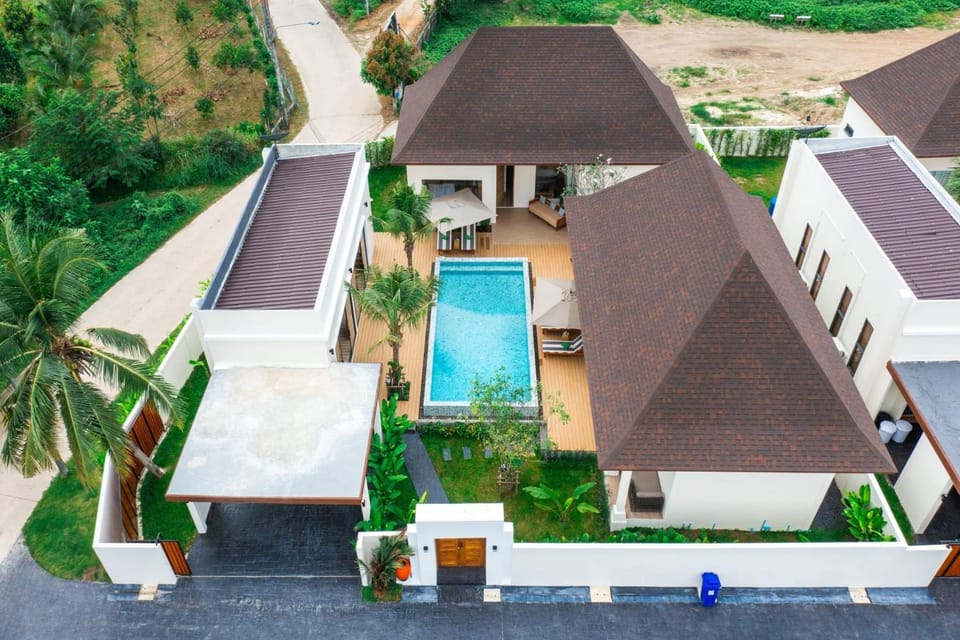 Property building, Swimming pool