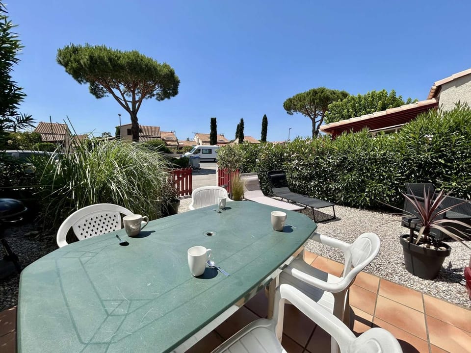 Patio, Day, Garden, View (from property/room), Balcony/Terrace, Dining area, Garden view