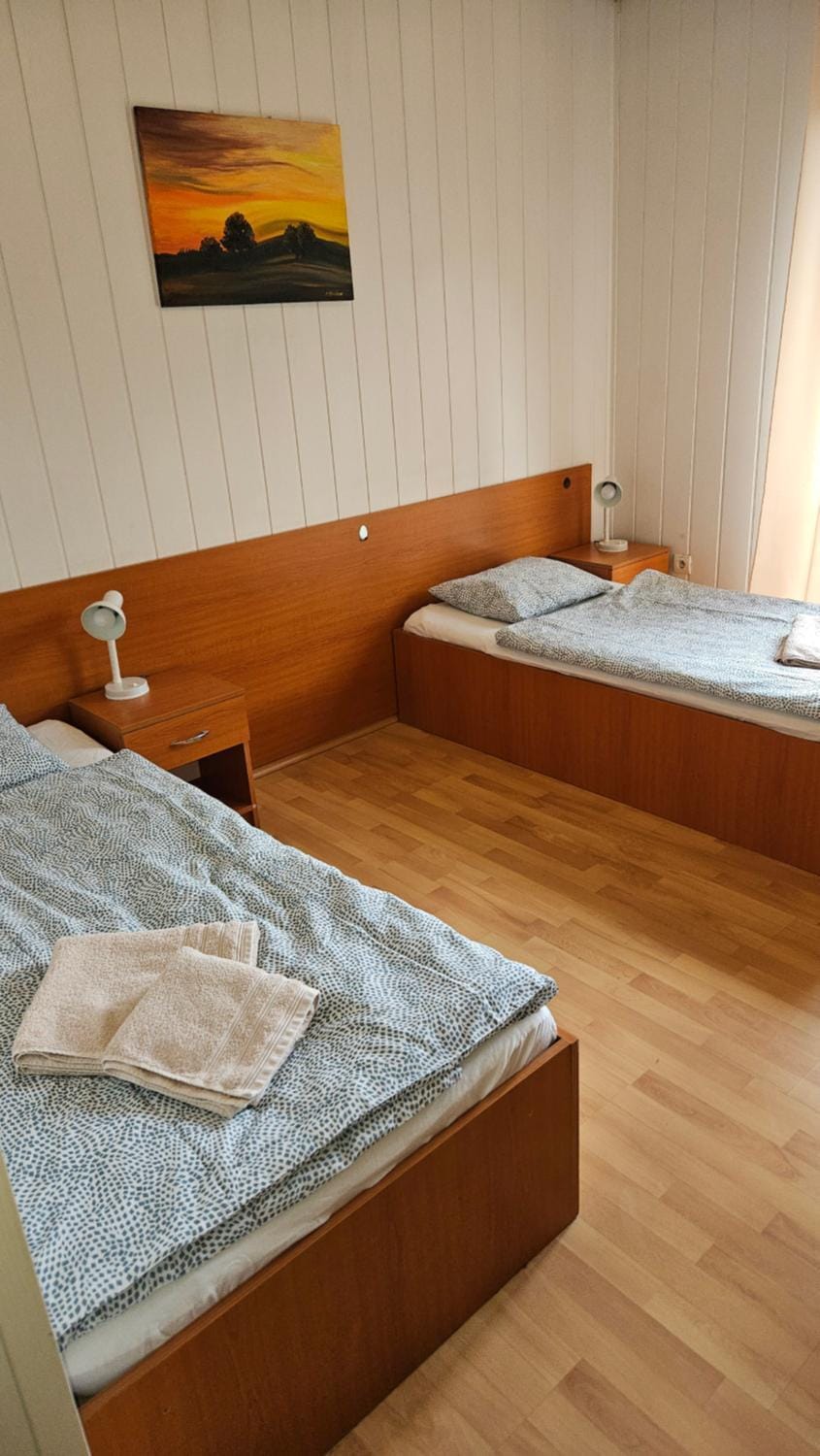 Photo of the whole room, Bedroom, towels