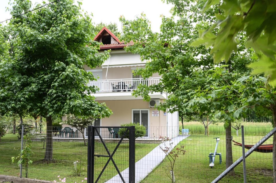 Spring, Day, Natural landscape, Garden, View (from property/room)